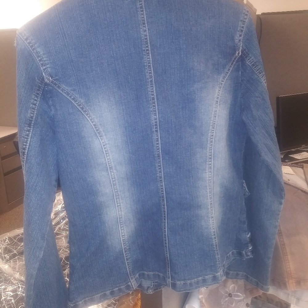 Jacket - Picture 2 of 4